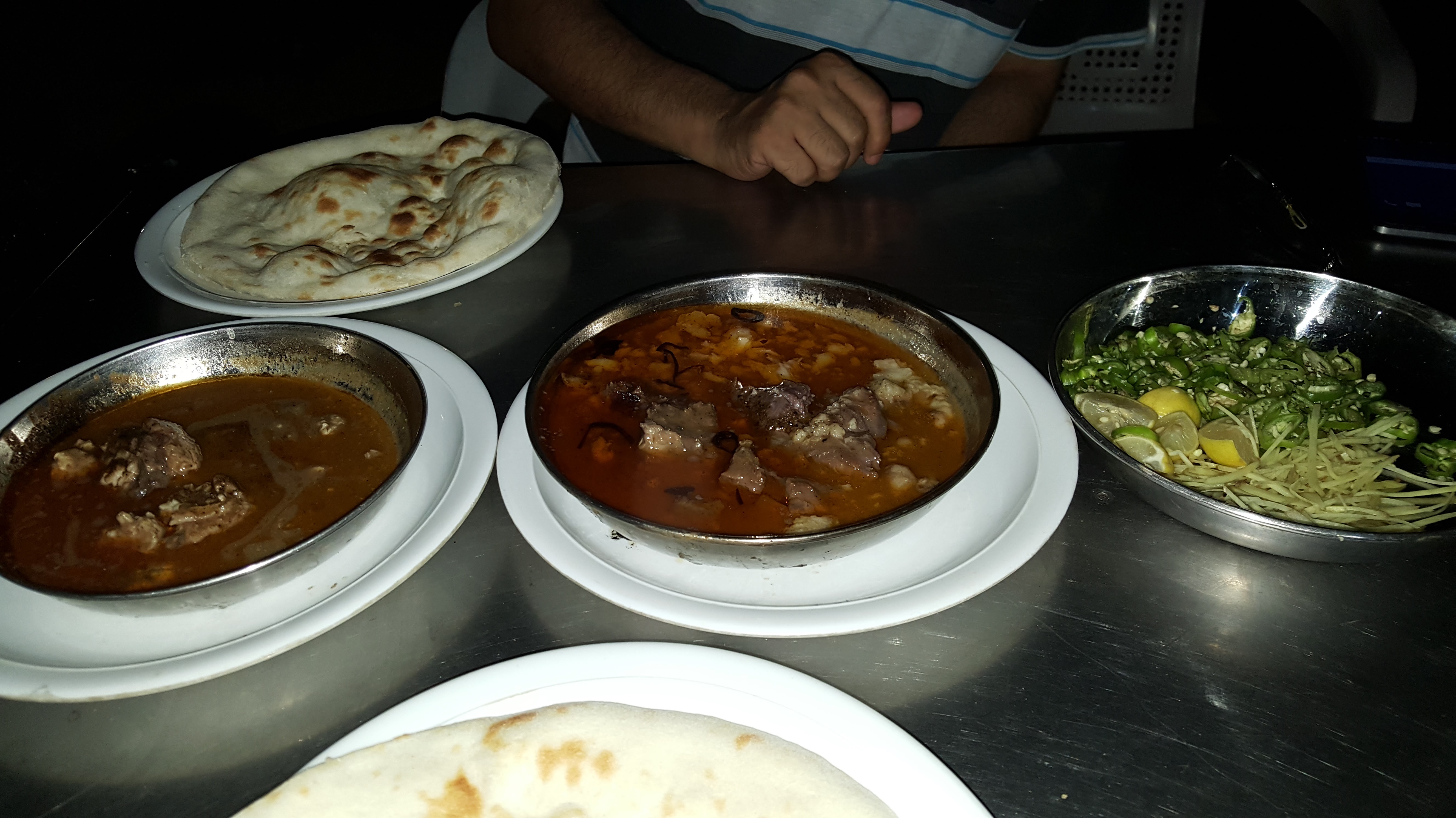6d - 2023- Nihari with Jalal uddin: Waris Nihari House 2