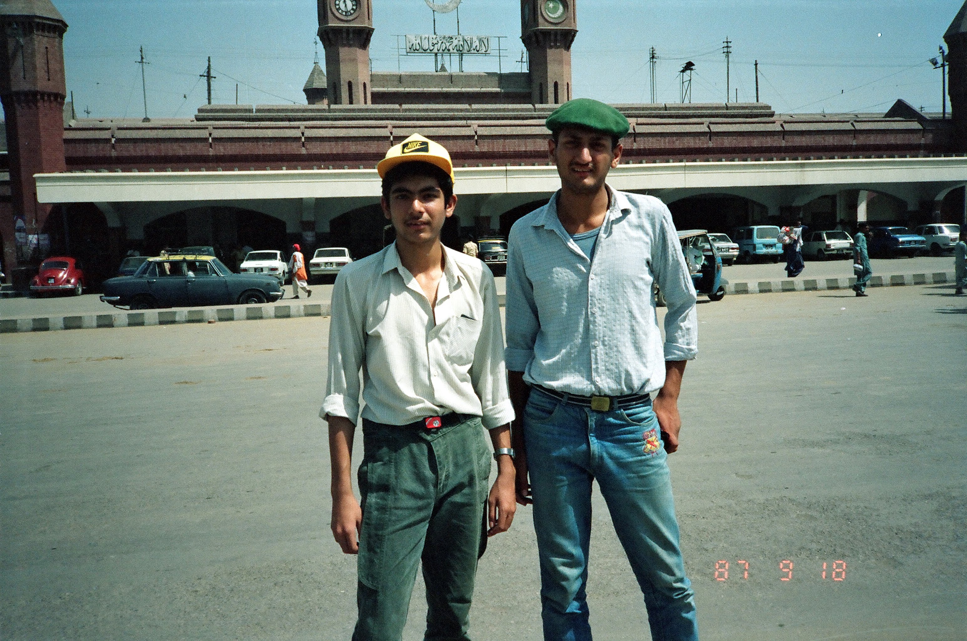 🛤️ Mehboob, Aamir & Wasi: The 10-Mile Walk - Trekking the Railway Tracks Back to Lahore 7